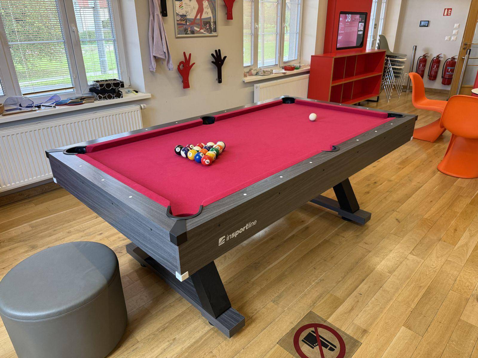 Multifunkční stůl: ping-pong i billiard v jednom